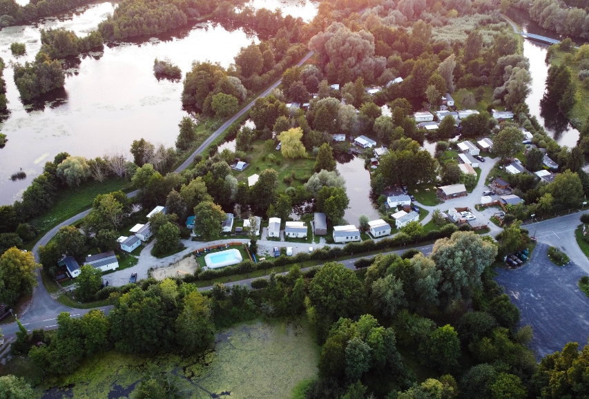 Vue aérienne du camping Ushuaïa Villages en Picardie